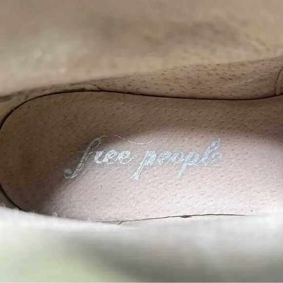 Free People Summit Taupe Suede Ankle Buckle Boots Booties Women’s Size 9 EUR 39 - Picture 10 of 10